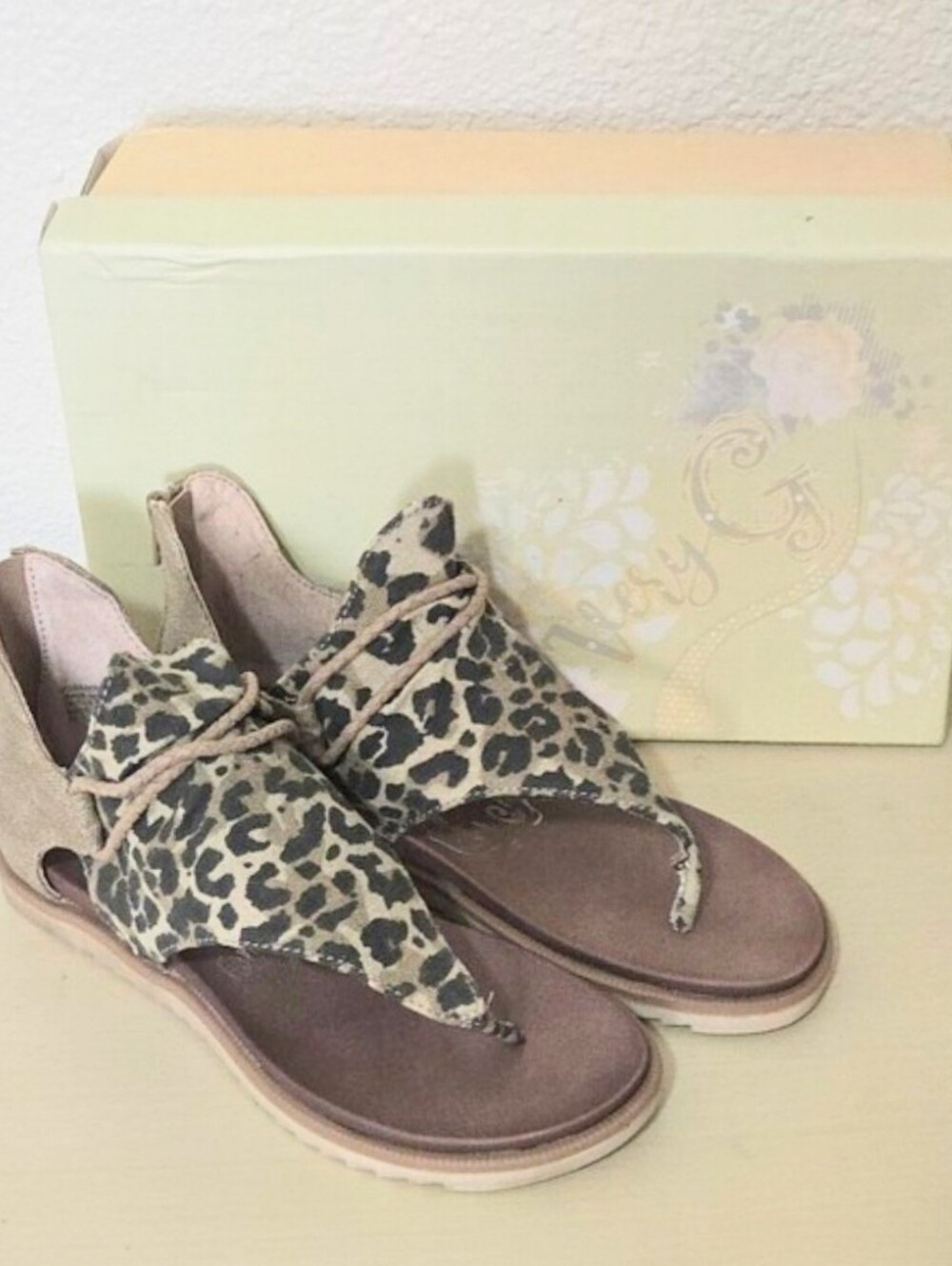 NEW Very G "Sparta" Leopard Print Flat Gladiator Sandals - Boho-Chic - Size 6.5
